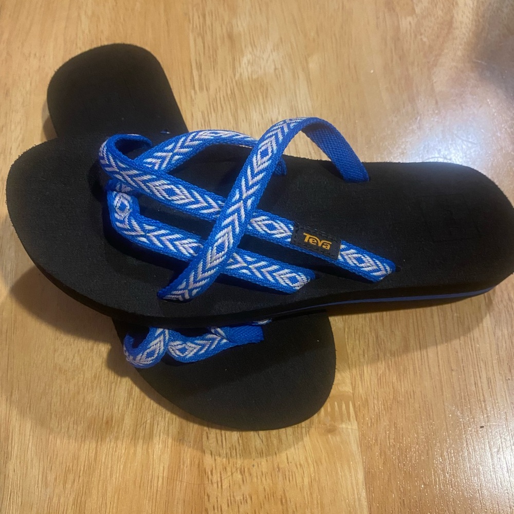 NWOT Teva Sandals - Picture 3 of 3